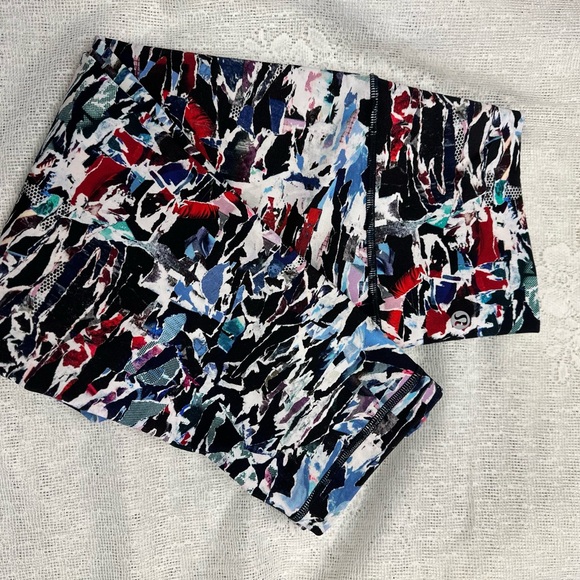 Lululemon | Multi black white red Blue Size 4 - Picture 6 of 6